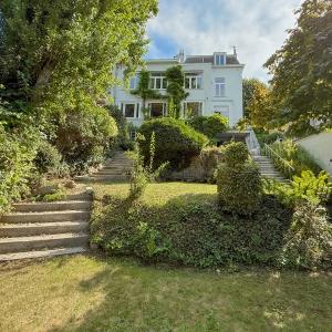 Kersbeek : Maison 5 chambres + jardin + piscine à rénover