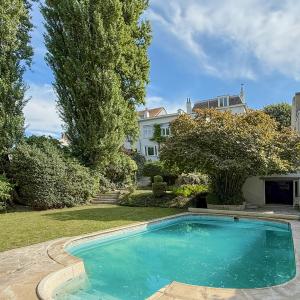 Kersbeek : Maison 5 chambres + jardin + piscine à rénover