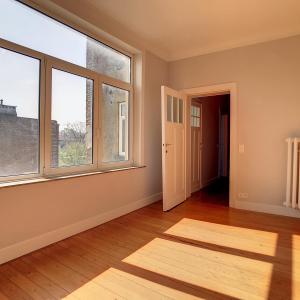 Ixelles : Lumineux appartement de 2 chambres + balcon