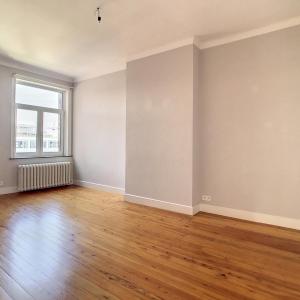 Ixelles : Lumineux appartement de 2 chambres + balcon