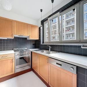Pl. Brugmann : Magnifique appartement de 2 chambres rénové 