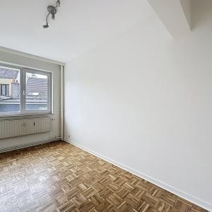 Square Ambiorix : Bel appartement rénové de 3 chambres