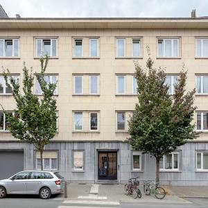 Cavell/Churchill : Bel appartement 3 chambres + balcon