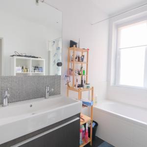 Cavell/Churchill : Bel appartement 3 chambres + balcon