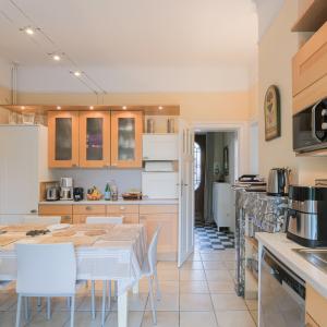 Pl. Maurice van Meenen : villa avec jardin + extension