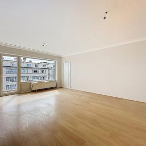 Haut de Forest : Bel appartement rénové + terrasses