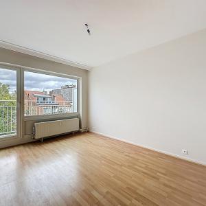 Haut de Forest : Bel appartement rénové + terrasses