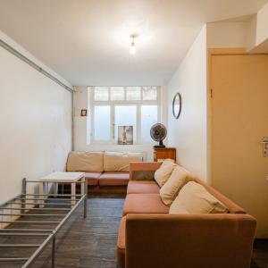 Maison à rafraîchir de ± 235 m² bruts, avec cour intérieure.