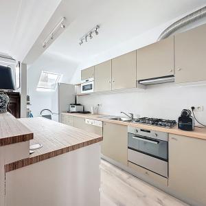 Roosevelt/ULB : Bel appartement duplex dernier étage
