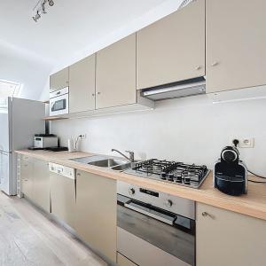 Roosevelt/ULB : Bel appartement duplex dernier étage