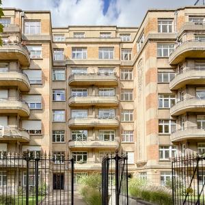 Quartier EU/Parc Royal : appart de standing, terrasse, box