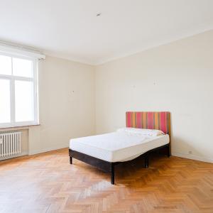 Quartier EU/Parc Royal : appart de standing, terrasse, box