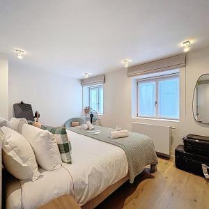 Mérode: penthouse de standing: 2 terrasses, vues, 2 parkings