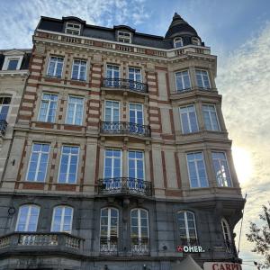 Mérode: penthouse de standing: 2 terrasses, vues, 2 parkings