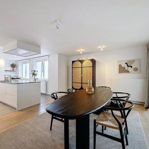 Mérode: penthouse de standing: 2 terrasses, vues, 2 parkings