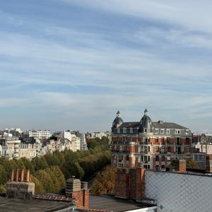 Mérode: penthouse de standing: 2 terrasses, vues, 2 parkings