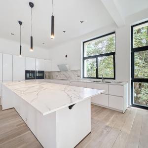 Vleurgat : Magnifique penthouse en arrière d’immeuble