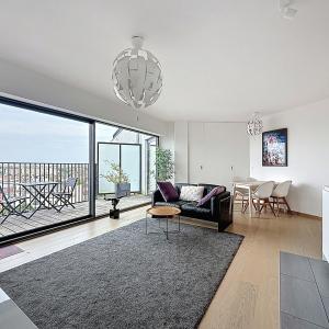 Louise/Quadrian : Superbe appartement meublé + terrasse