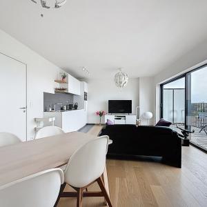 Louise/Quadrian : Superbe appartement meublé + terrasse