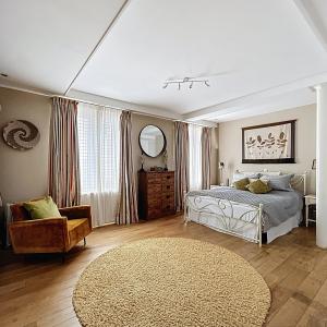 Châtelain : Magnifique loft 2 chambres 