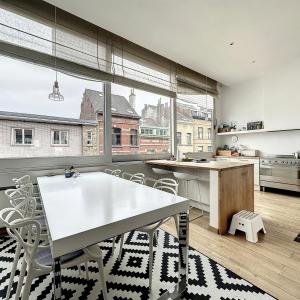 Haut de Saint-Gilles : Superbe duplex penthouse + terrasse