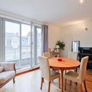 SOUS OFFRE ! Châtelain : Bel appartement 2 chambres + terrasse + parking