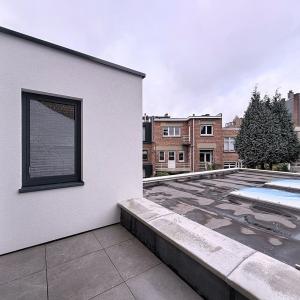 Vanderkindere : Beau duplex penthouse neuf + terrasse