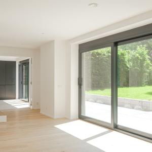 Saint-Job : Magnifique duplex RDC avec jardin neuf