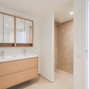 Saint-Job : Magnifique duplex RDC avec jardin neuf