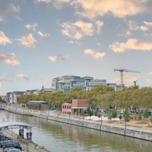 Centre/canal: appartement récent: terrasse 15 m², 2 parkings