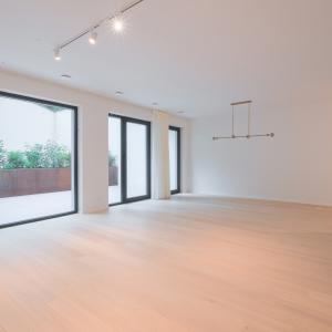 Rez-de-chaussée neuf de standing avec terrasse à Ixelles