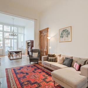 Abbaye : rdc duplex 3 chambres + cour et terrasse