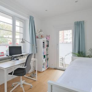 Abbaye : rdc duplex 3 chambres + cour et terrasse