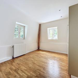 Saturne : Sublime villa avec vaste jardin + garage