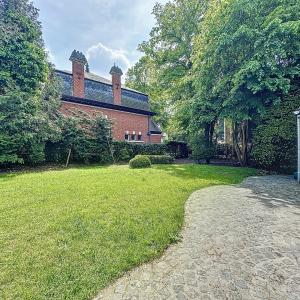 Saturne : Sublime villa avec vaste jardin + garage