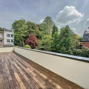 Saturne : Sublime villa avec vaste jardin + garage