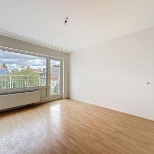 Haut de Forest : Bel appartement rénové + terrasses