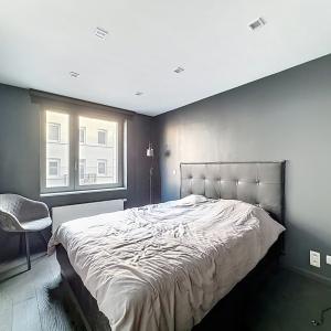 Châtelain : Bel appartement moderne et meublé + balcon