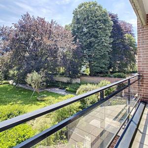 Louise/Châtelain : Bel appartement meublé + terrasse