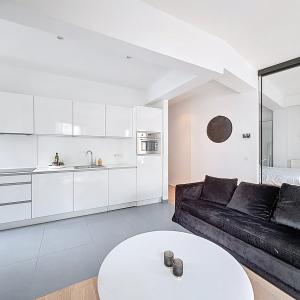 Sablon : Bel appartement 1 chambre remis à neuf et meublé