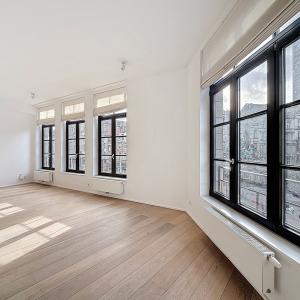 Sablon : Superbe appartement rénové, immeuble de caractère