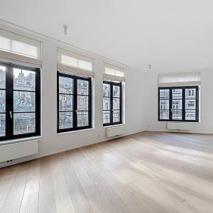 Sablon : Superbe appartement rénové, immeuble de caractère