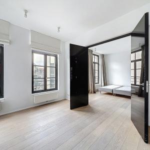 Sablon : Superbe appartement rénové, immeuble de caractère