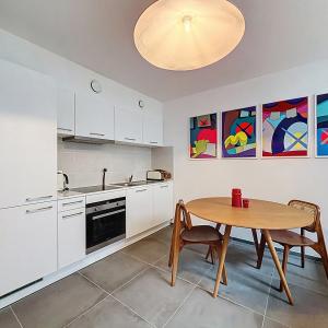 Charleroi / King Charles : Beau duplex meublé avec terrasse