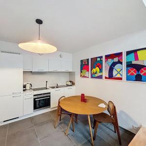 Charleroi / King Charles : Beau duplex meublé avec terrasse