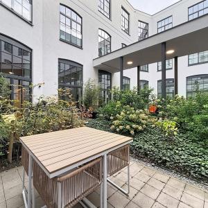 Charleroi / King Charles : Beau duplex meublé avec terrasse