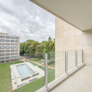 Cavell/ Churchill : Bel appartement 3 chambres + terrasse 