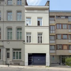 Quartier EU, maison rénovée 6ch + maison arrière + garage