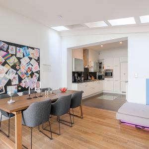 Quartier EU, maison rénovée 6ch + maison arrière + garage