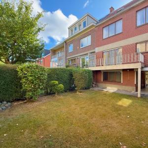 Chant d' Oiseau - Maison de ± 257 m² bruts avec jardin.